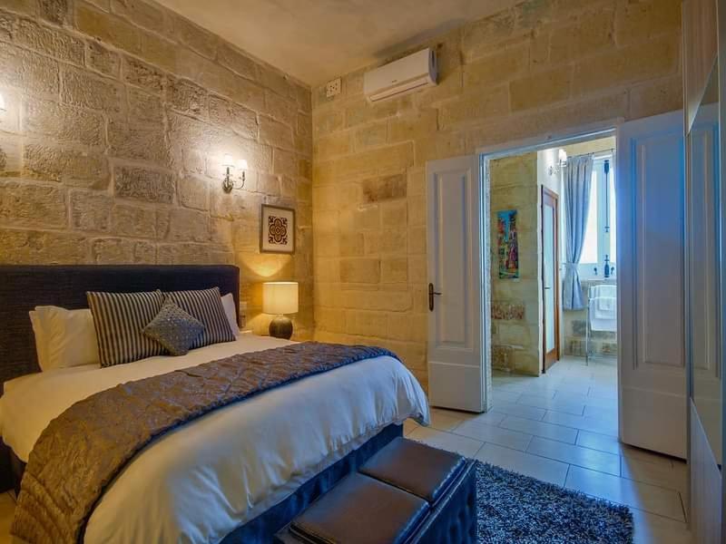 Julesy'S Bnb Hotel Cospicua Exterior photo