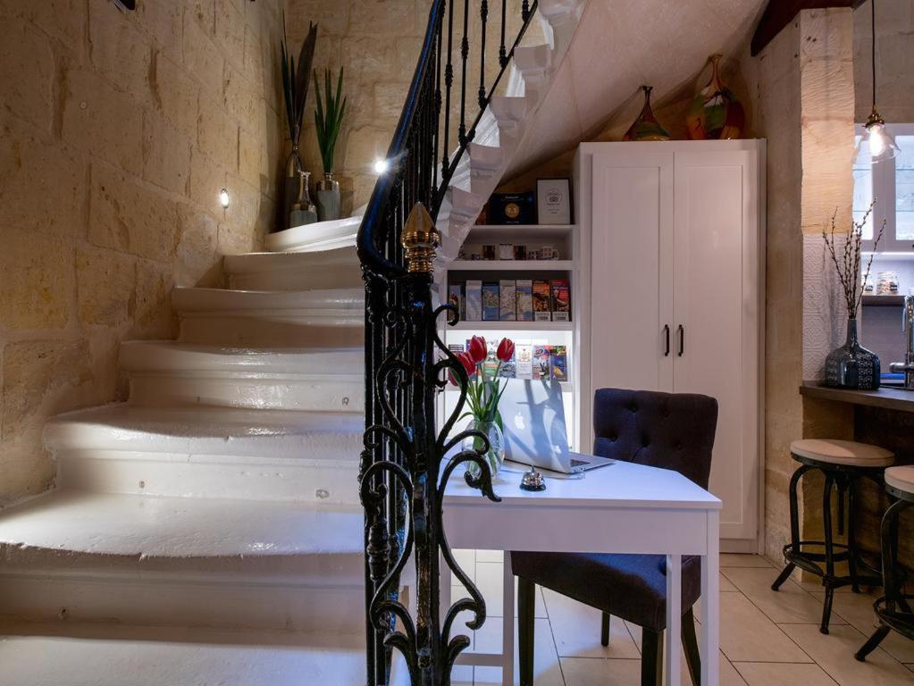 Julesy'S Bnb Hotel Cospicua Exterior photo