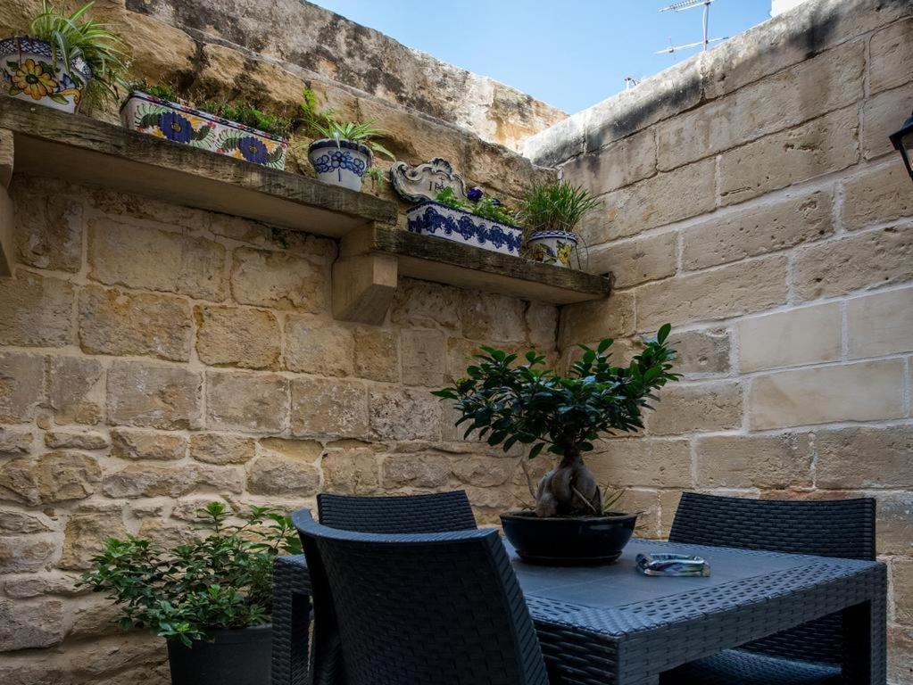 Julesy'S Bnb Hotel Cospicua Exterior photo
